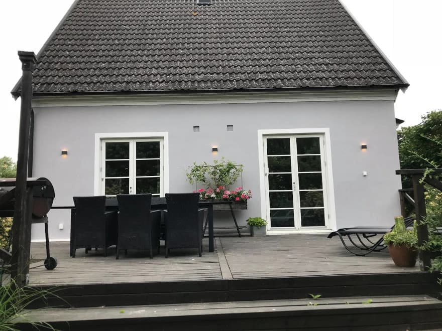 Fasadarbete på flerbostadshus